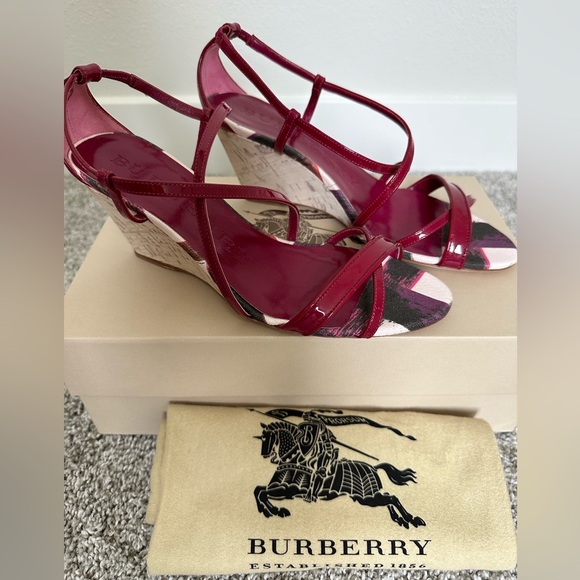 NIB Burberry Nova Check Summer Canvas Raspberry Sorbet Wedge Slingback Heels - Picture 1 of 8